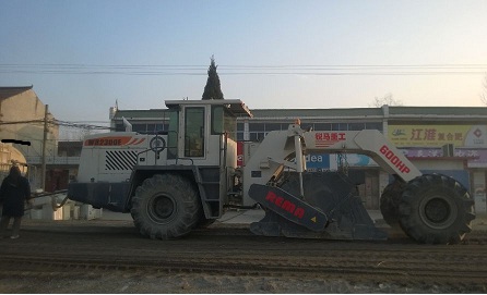 WR2300E，安徽壽縣水穩(wěn)冷再生